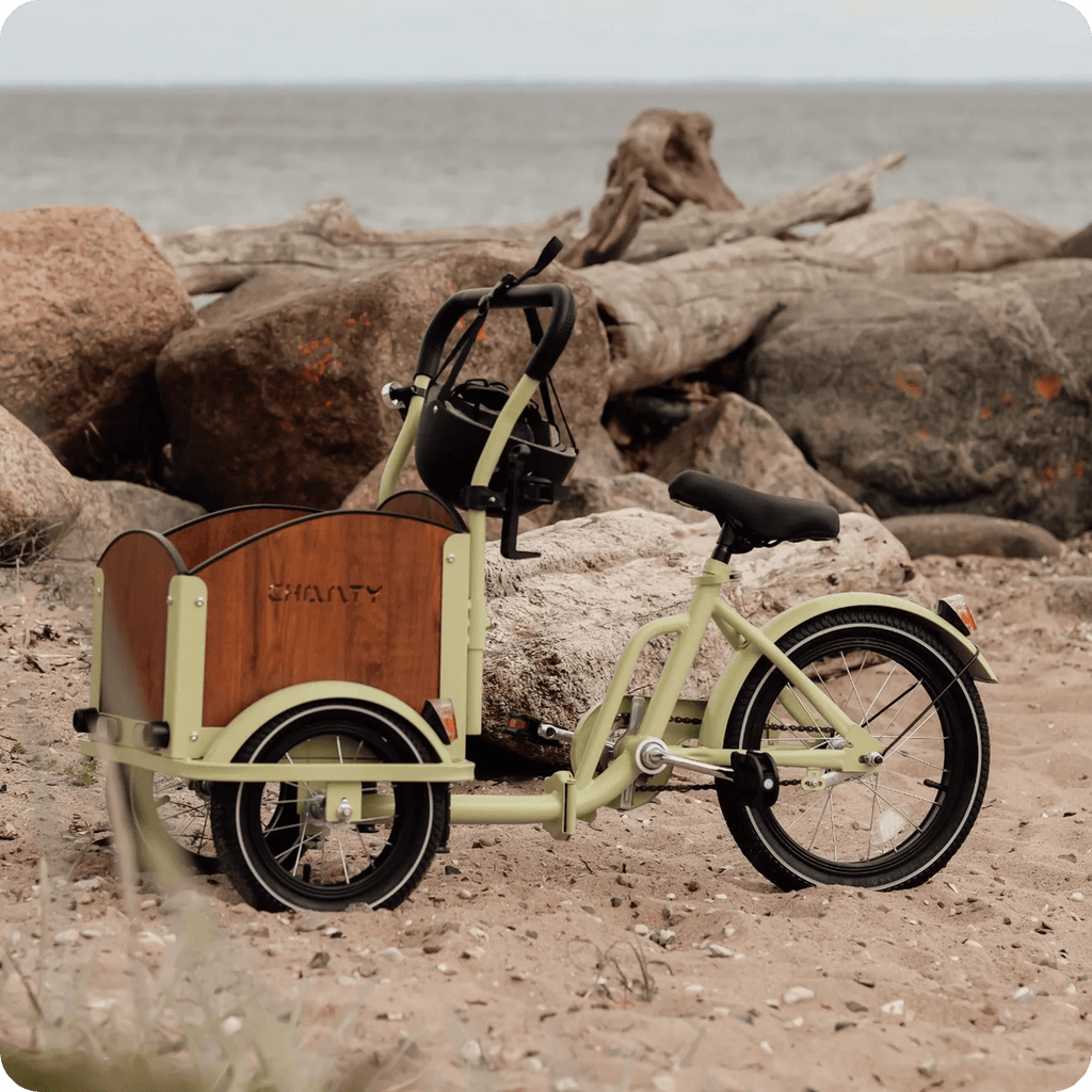 Chanty Cargo Kid - Grøn inkl. hjelm, flaskeholder, håndtag i 2 farver og ringklokke - BørnecyklerneChantyBørnecyklerneGrøn: BLC16 - GRNChanty Cargo Kid - Grøn inkl. hjelm, flaskeholder, håndtag i 2 farver og ringklokke