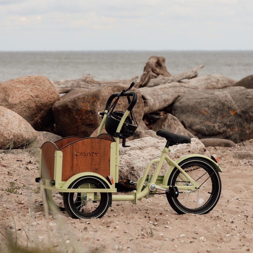 Chanty Cargo Kid - Grøn inkl. hjelm, flaskeholder, håndtag i 2 farver og ringklokke - BørnecyklerneChantyBørnecyklerneGrøn: BLC16 - GRNChanty Cargo Kid - Grøn inkl. hjelm, flaskeholder, håndtag i 2 farver og ringklokke