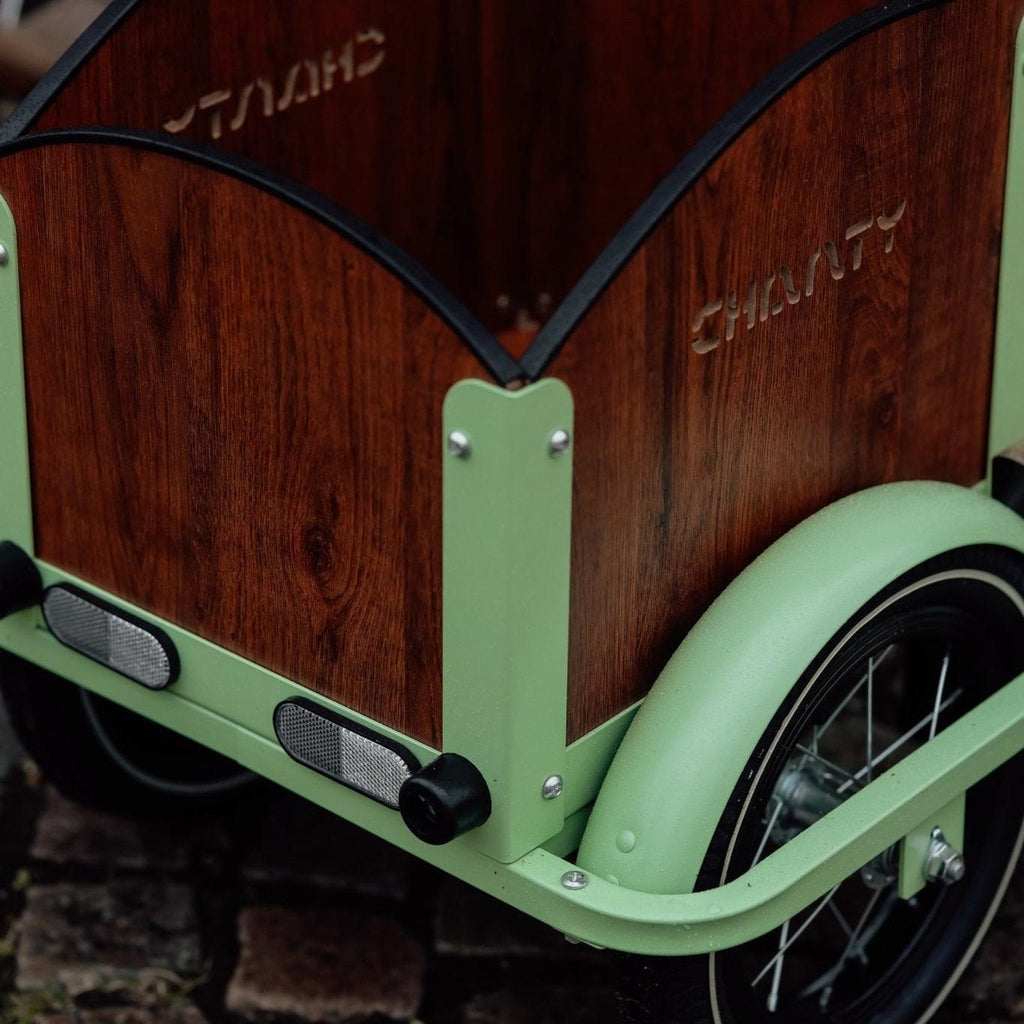 Chanty Cargo Kid - Grøn inkl. hjelm, flaskeholder, håndtag i 2 farver og ringklokke - BørnecyklerneChantyBørnecyklerneGrøn: BLC16 - GRNChanty Cargo Kid - Grøn inkl. hjelm, flaskeholder, håndtag i 2 farver og ringklokke