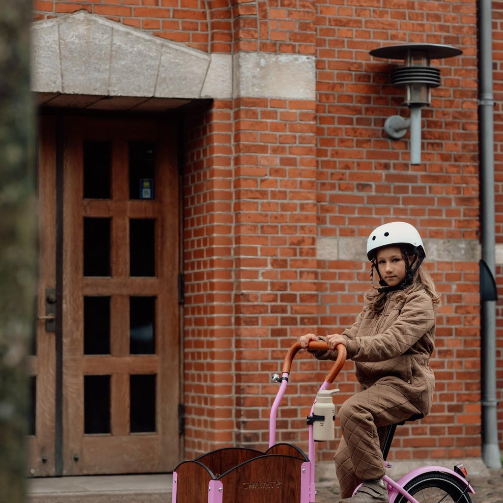 Chanty Cargo Kid – Pink inkl. hjelm, flaskeholder, håndtag i 2 farver og ringklokke - BørnecyklerneChantyBørnecyklernePink: BLC16 - LYRChanty Cargo Kid – Pink inkl. hjelm, flaskeholder, håndtag i 2 farver og ringklokke