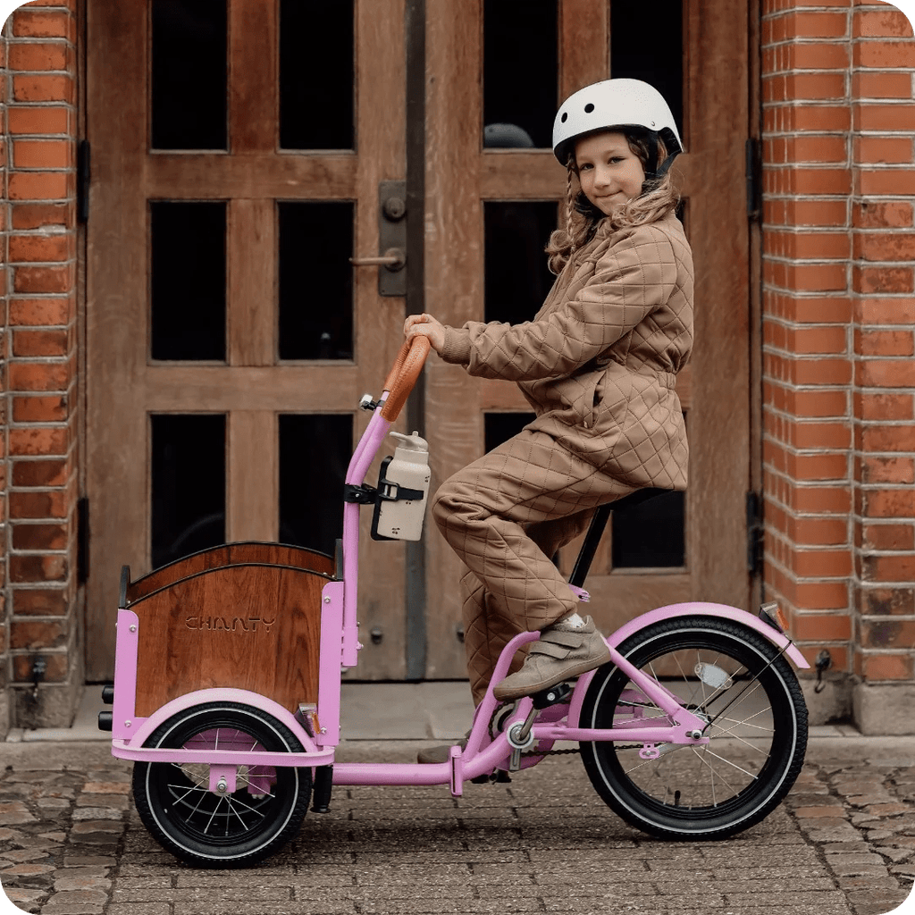 Chanty Cargo Kid – Pink inkl. hjelm, flaskeholder, håndtag i 2 farver og ringklokke - BørnecyklerneChantyBørnecyklernePink: BLC16 - LYRChanty Cargo Kid – Pink inkl. hjelm, flaskeholder, håndtag i 2 farver og ringklokke