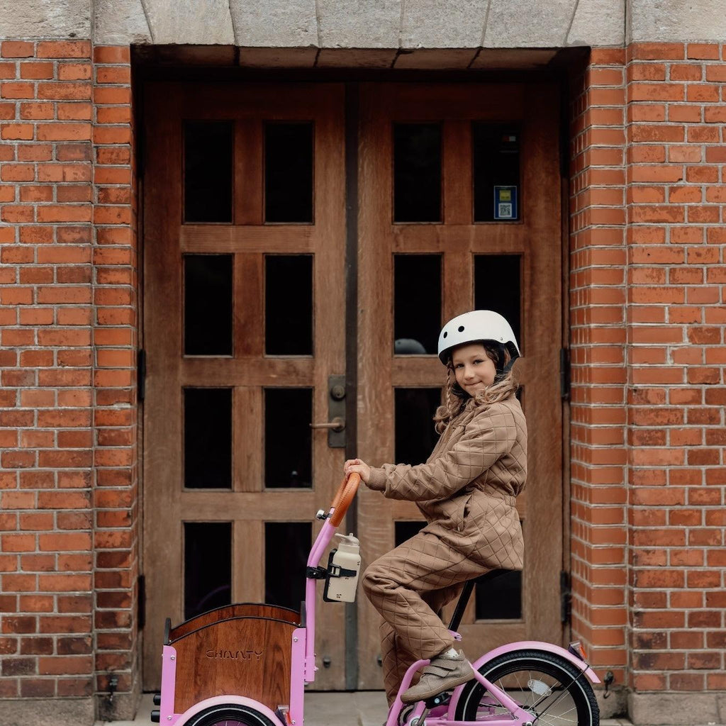 Chanty Cargo Kid – Pink inkl. hjelm, flaskeholder, håndtag i 2 farver og ringklokke - BørnecyklerneChantyBørnecyklernePink: BLC16 - LYRChanty Cargo Kid – Pink inkl. hjelm, flaskeholder, håndtag i 2 farver og ringklokke