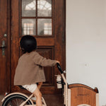 Chanty Cargo Kid - Sandfarvet Den ultimative børneladcykel til sjov, transport inkl. hjelm, flaskeholder, håndtag i 2 farver og ringklokke - BørnecyklerneChantyBørnecyklerneBeige: BLC16 - BEIChanty Cargo Kid - Sandfarvet Den ultimative børneladcykel til sjov, transport inkl. hjelm, flaskeholder, håndtag i 2 farver og ringklokke