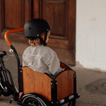 Chanty Cargo Kid - Sort inkl. hjelm, flaskeholder, håndtag i 2 farver og ringklokke - BørnecyklerneChantyBørnecyklerneSort: BLC16 - SRTChanty Cargo Kid - Sort inkl. hjelm, flaskeholder, håndtag i 2 farver og ringklokke