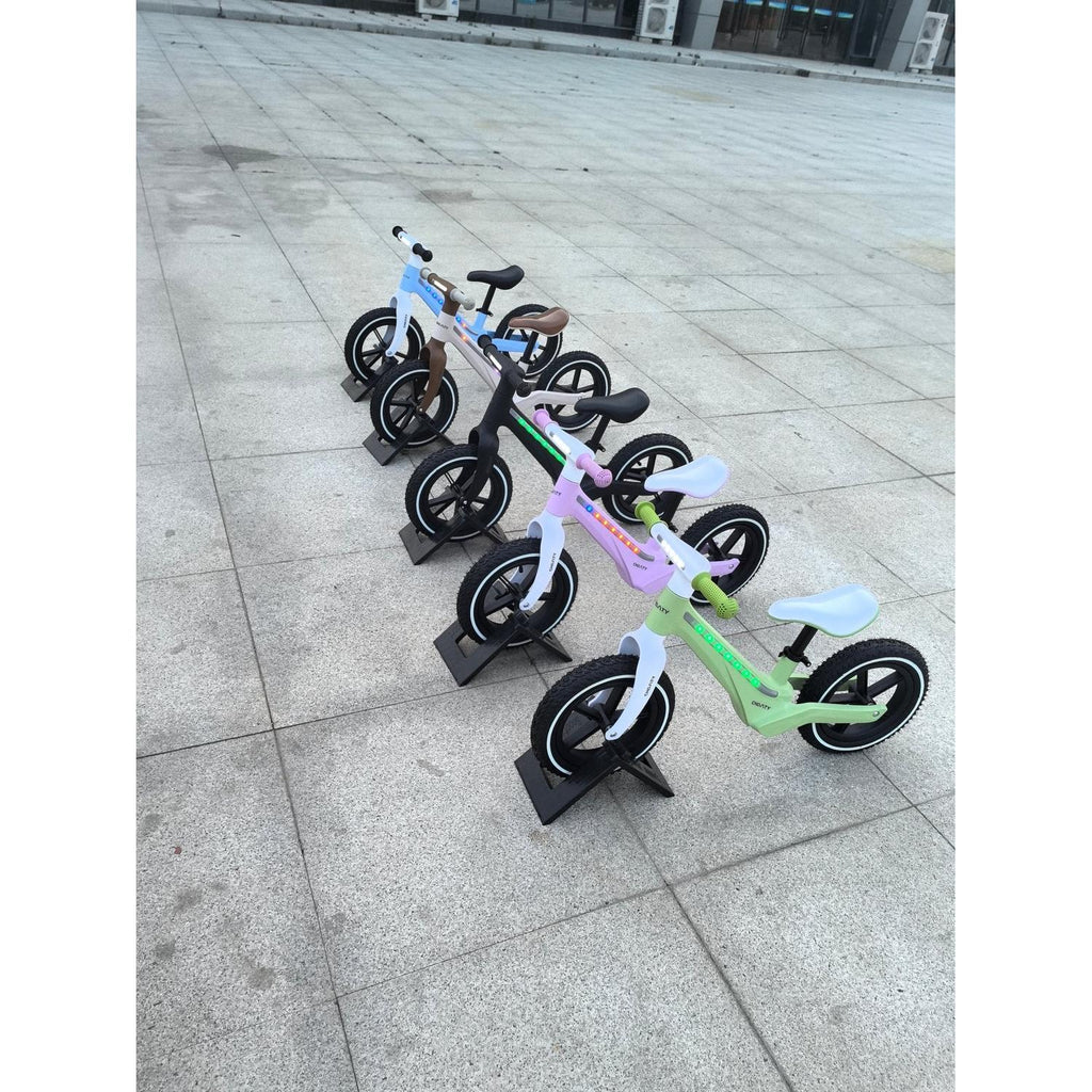 Løbecykel med Lys | LED - belysning | 2 - 6 År | Børnecyklerne - BørnecyklerneChantyBørnecyklerneLB - 12 - PINK5715518000028PinkLøbecykel med Lys | LED - belysning | 2 - 6 År | Børnecyklerne