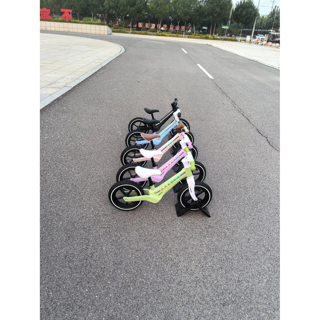 Løbecykel med Lys | LED - belysning | 2 - 6 År | Børnecyklerne - BørnecyklerneChantyBørnecyklerneLB - 12 - PINK5715518000028PinkLøbecykel med Lys | LED - belysning | 2 - 6 År | Børnecyklerne