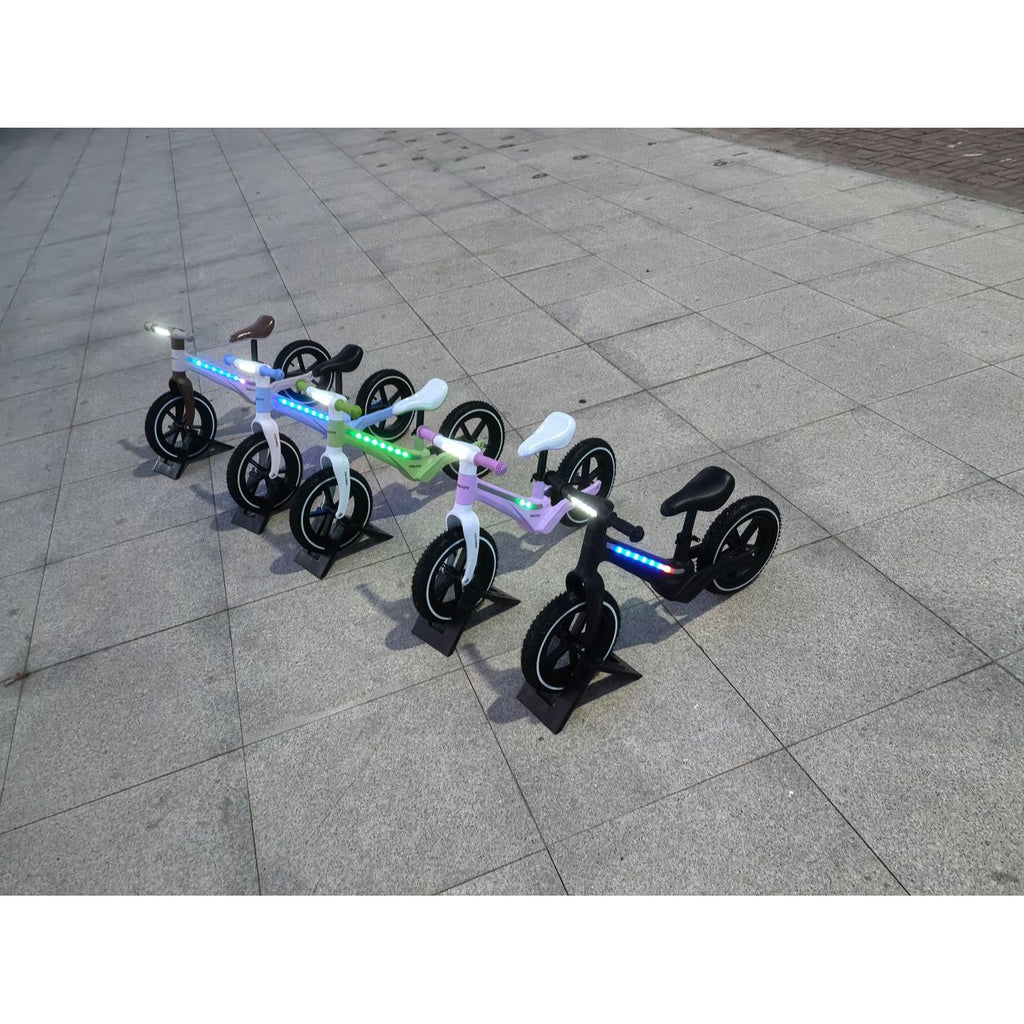 Løbecykel med Lys | LED - belysning | 2 - 6 År | Børnecyklerne - BørnecyklerneChantyBørnecyklerneLB - 12 - PINK5715518000028PinkLøbecykel med Lys | LED - belysning | 2 - 6 År | Børnecyklerne